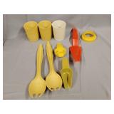 Tupperware cups, utensils