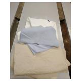 King size quilt, pillow cases, bed spread