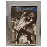 Elvis Telephone, sings and dances