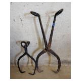 Ice tongs