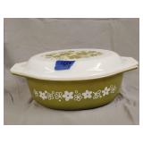 Pyrex spring blossom 1.5 quart covered dish
