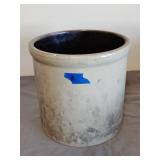 Crock, unmarked, 9.5'x9.5'