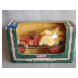 ERTL Case IH 1931 Hawkeye Truck