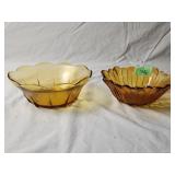 (1)Anchor Hocking Bowl (1)Indiana Sunflower