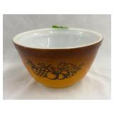 Vintage Pyrex Mixing Bowl 1.5 pt Orchard Harvest