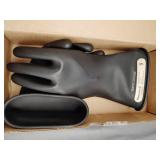 Pair of Honeywell lineman gloves class 0 size 9