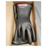 Pair of Honeywell lineman gloves class 0 size 9