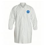 New case of tyvek 400 lab coats size 4x