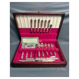 Rogers De Luxe Plate Silverware & Carving Set