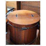 Wine Barrel Table/Storage 27'Dx23'H