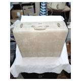 Vintage Samsonite suitcase 21' x 9' x 18'