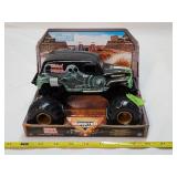 NIB Monster Jam Grave Digger 1/24 Scale