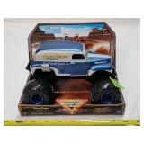NIB Monster Jam Grave Digger 1/24 Scale