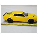 Metal Motor Max 1/24 Scale 2018 Dodge Challenger