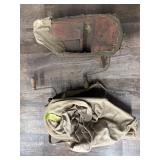 (2) Vintage Seeders - Doesnï¿½t Have a Bag