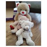 3 teddy bears