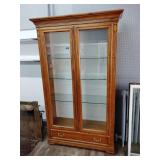 Selva hardwood display cabinet with key