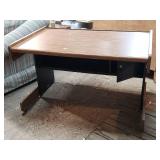 Desk 28'Hx28'ï¿½45.5'