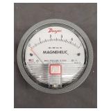 New Dwyer Magnehelic Differential Pressure Gauge
