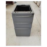 3 Drawer Metal File Cabinet 25' x 15' x 27.5'