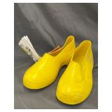 Box of Jordan David Grips Yellow PVC Overshoes