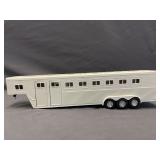 NewRay Gooseneck Trailer 1:32 Scale