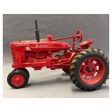International Harvester Farmall Replica 1:16 Scale