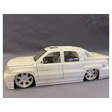 2002 Cadillac Escalade EXT Replica 1:24 Scale