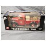 NIB Speedway 1.25 Diecast International D-2 Truck