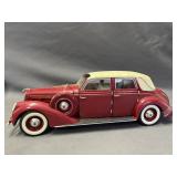 1937 Lincoln Touring Cabriolet 1:18 Scale