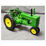 Ertl 1.16 Diecast John Deere Tractor G