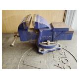 Wilton 4' bench vise