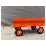 Allis Chalmers Flare Box Wagon 1:16 Scale