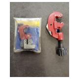 3 Pipe cutters, 1/8' to 5/8' and 1/8' to 1 1/8'