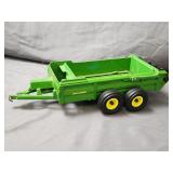 Ertl 1.16 Die Cast John Deere Hydra-Push Spreader