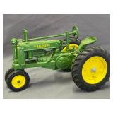 John Deere Model G Diecast Replica 1:16 Scale
