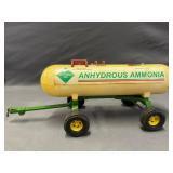 John Deere Anhydrous Ammonia Wagon 1:16 Scale