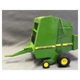 John Deere 566 Round Baler Replica 1:16 Scale