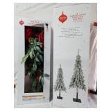 NIB Merry Moments Swag & Trees