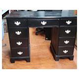 Wood Desk 31'Hx21'×42'