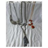 (4) Necklaces (1) Needs Repaired