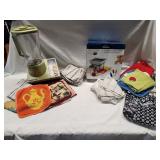 Kitchen Lot w/ Vintage Blender & Dish Towels