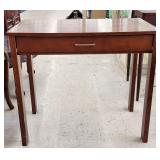 Small One Drawer Desk 30'Hx20'×34'