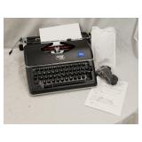 Roayal Classic Manual Typewriter 17'×14'×4.5'H
