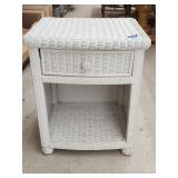 Vintage Rattan Side Table w/Drawer 25'Hx19'×21'
