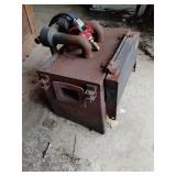 Small gas forge with regulator