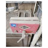 Vintage Brink & Cotton (B&C) No. 177 vise 7' jaws