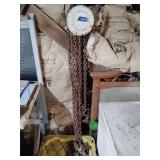 Large chain hoist