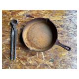 Farrier Pincers & 10ï¿½ Cast-Iron Skillet