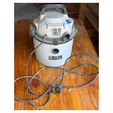 Black Diamond 2.5 Gal wet /Dry Vac, works